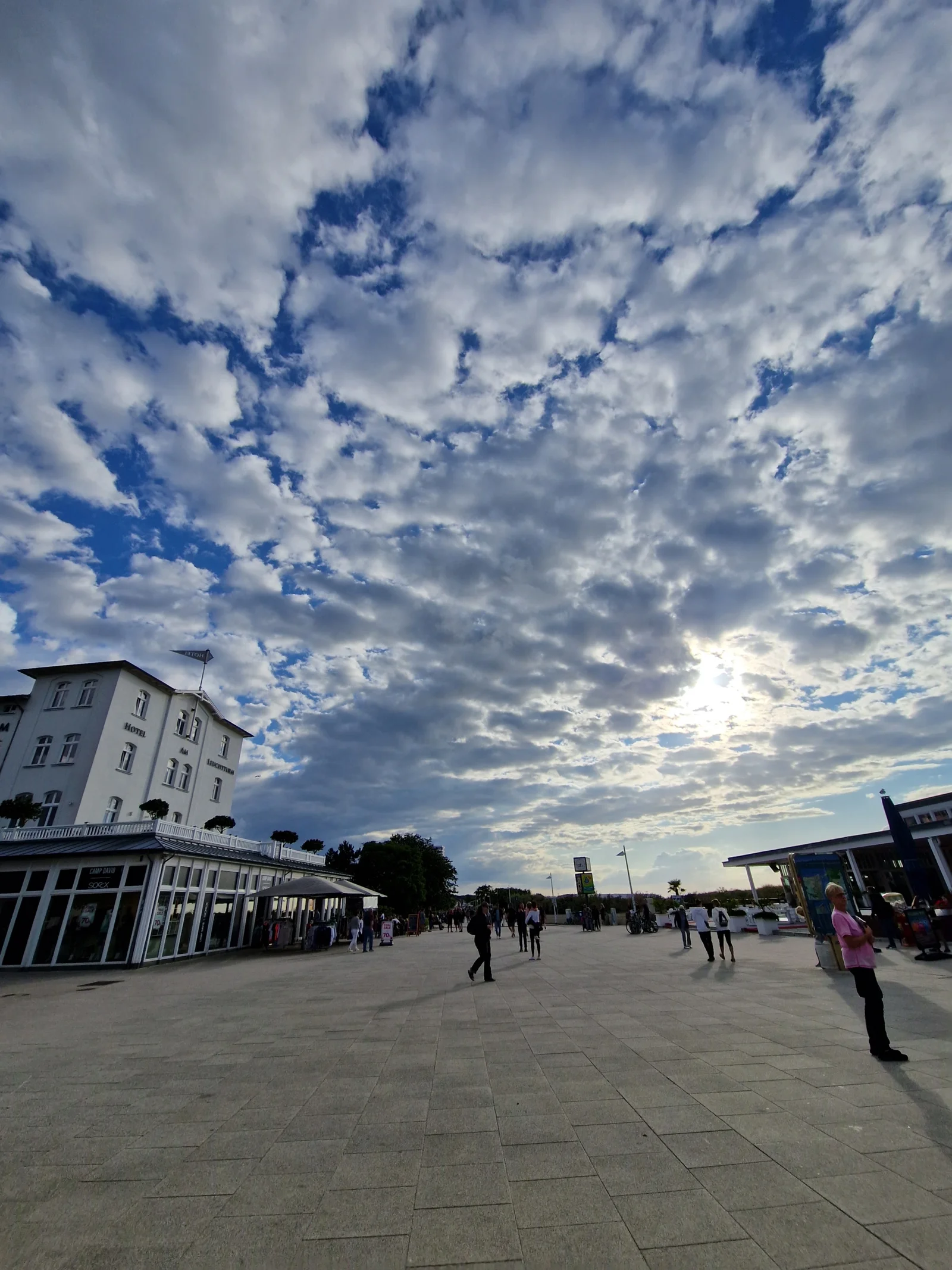 Stürmische Ostsee Warnemünde
