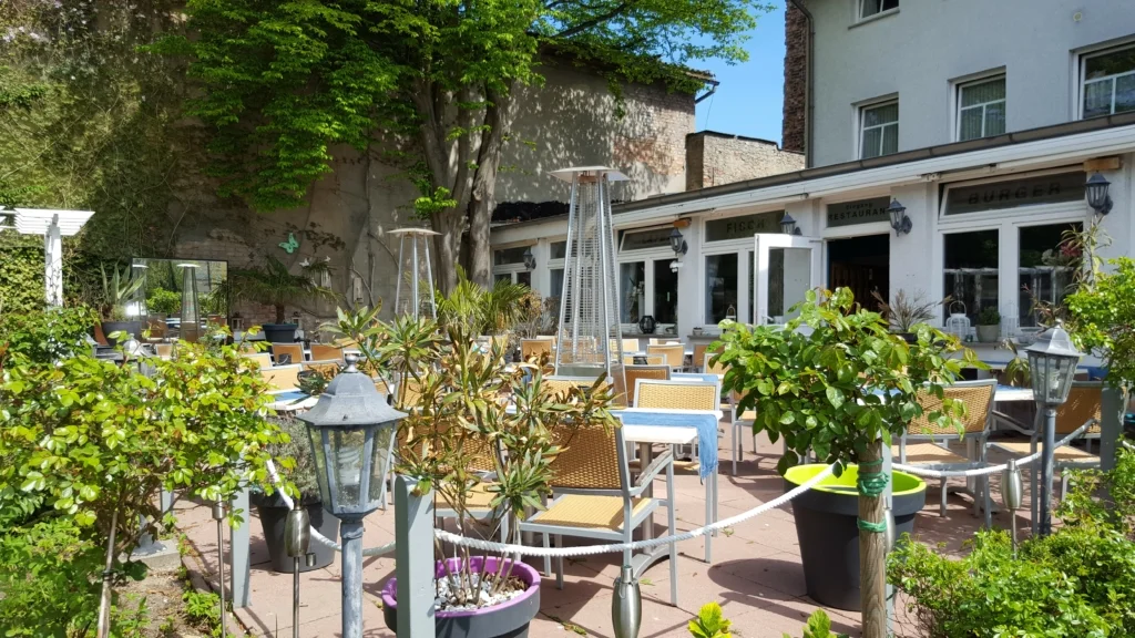 Hotel und Steakhouse Lauterbach Am Bodden ausenterasse