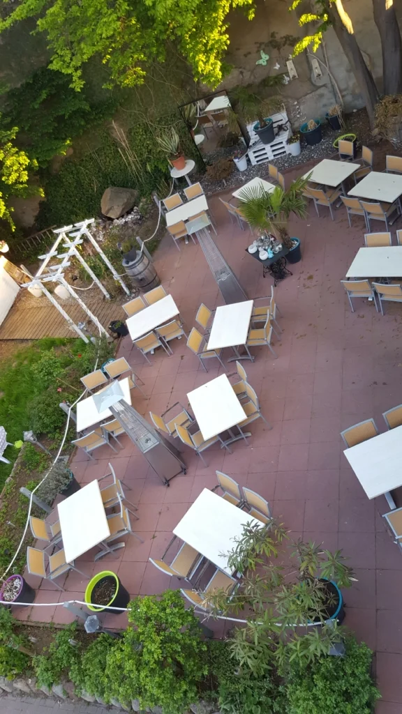 Hotel und Steakhouse Lauterbach Am Bodden aussenterasse von oben
