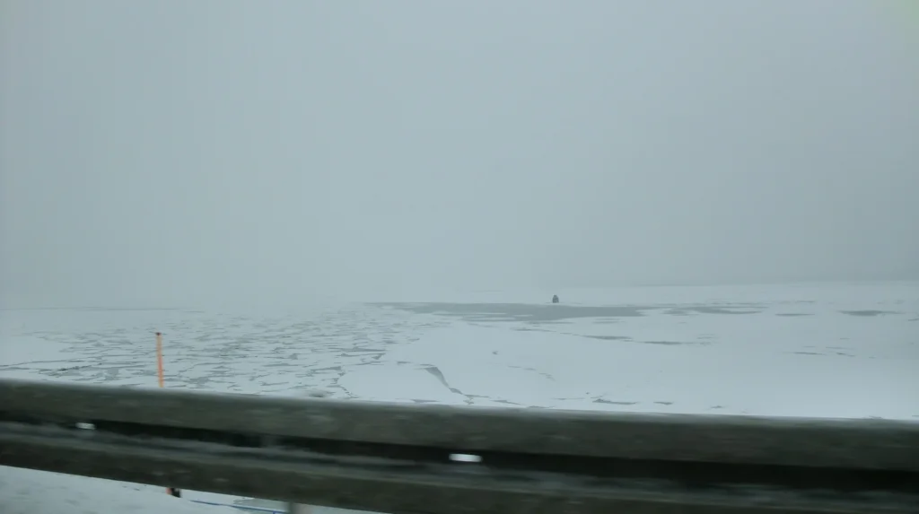 gefrorener bodden blick von der ruegenbruecke winter 2010 12