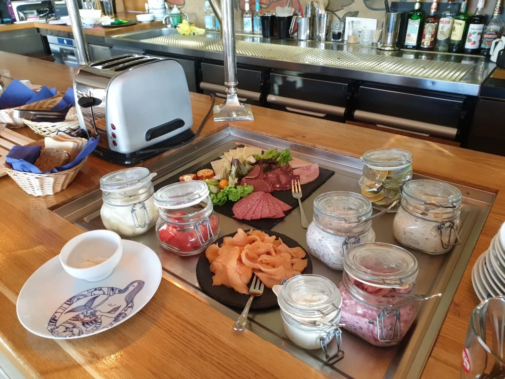 Frühstücksbuffet im Kormoran